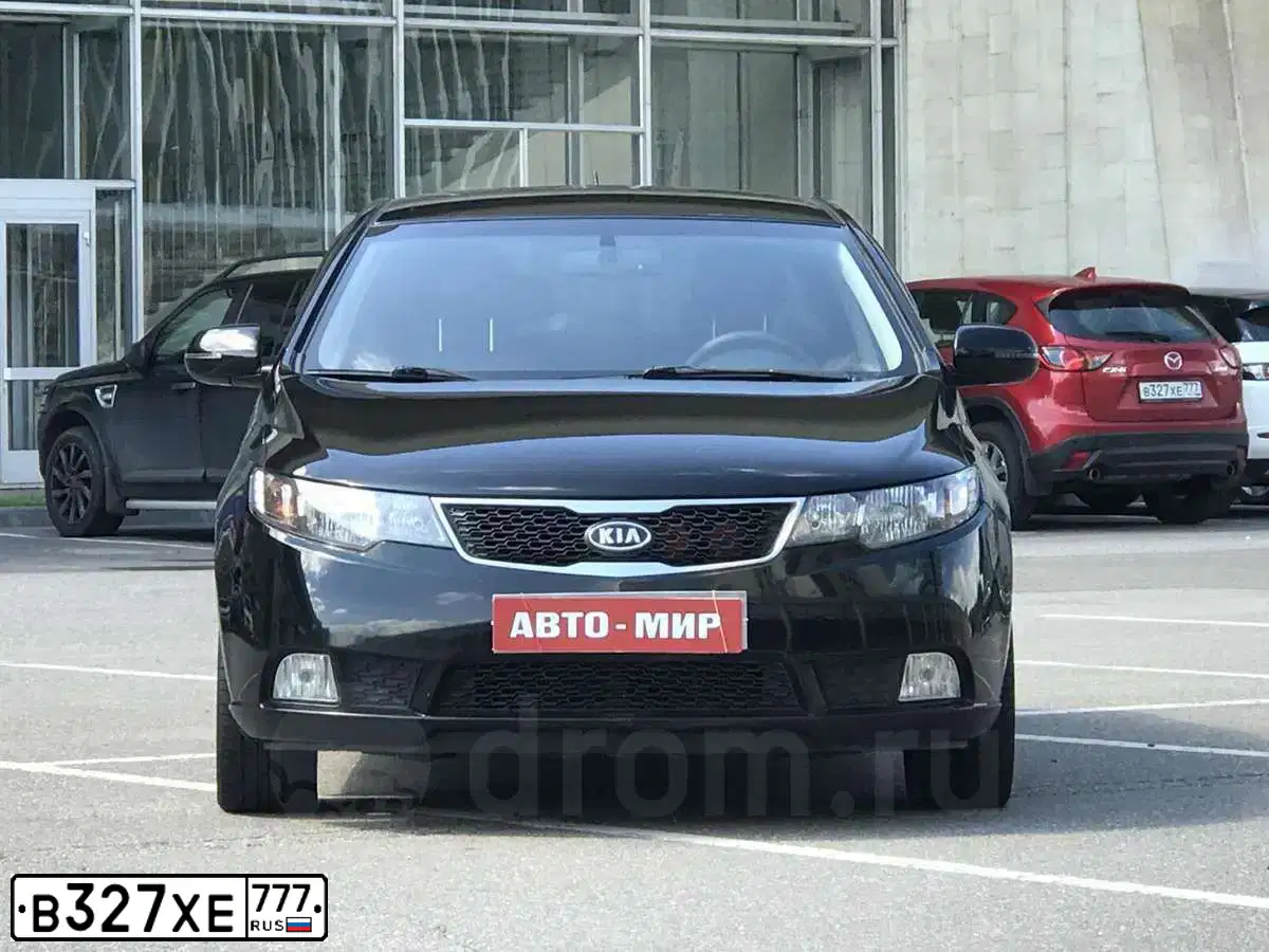 Фото автомобиля MAZDA CX-5, 2017 — госномер В327ХЕ777. Цвет: КРАСНЫЙ