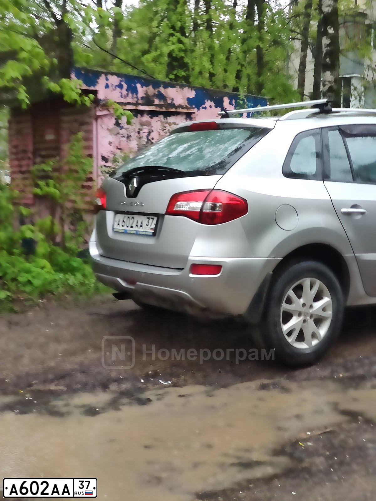 Фото автомобиля SUBARU FORESTER, 1999 — госномер У529МА55. Цвет: ЧЕРНЫЙ
