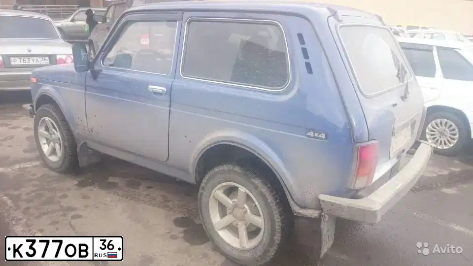 Фото автомобиля LADA 2121 NIVA, 2006 — госномер Т036НВ36. Цвет: СИНИЙ