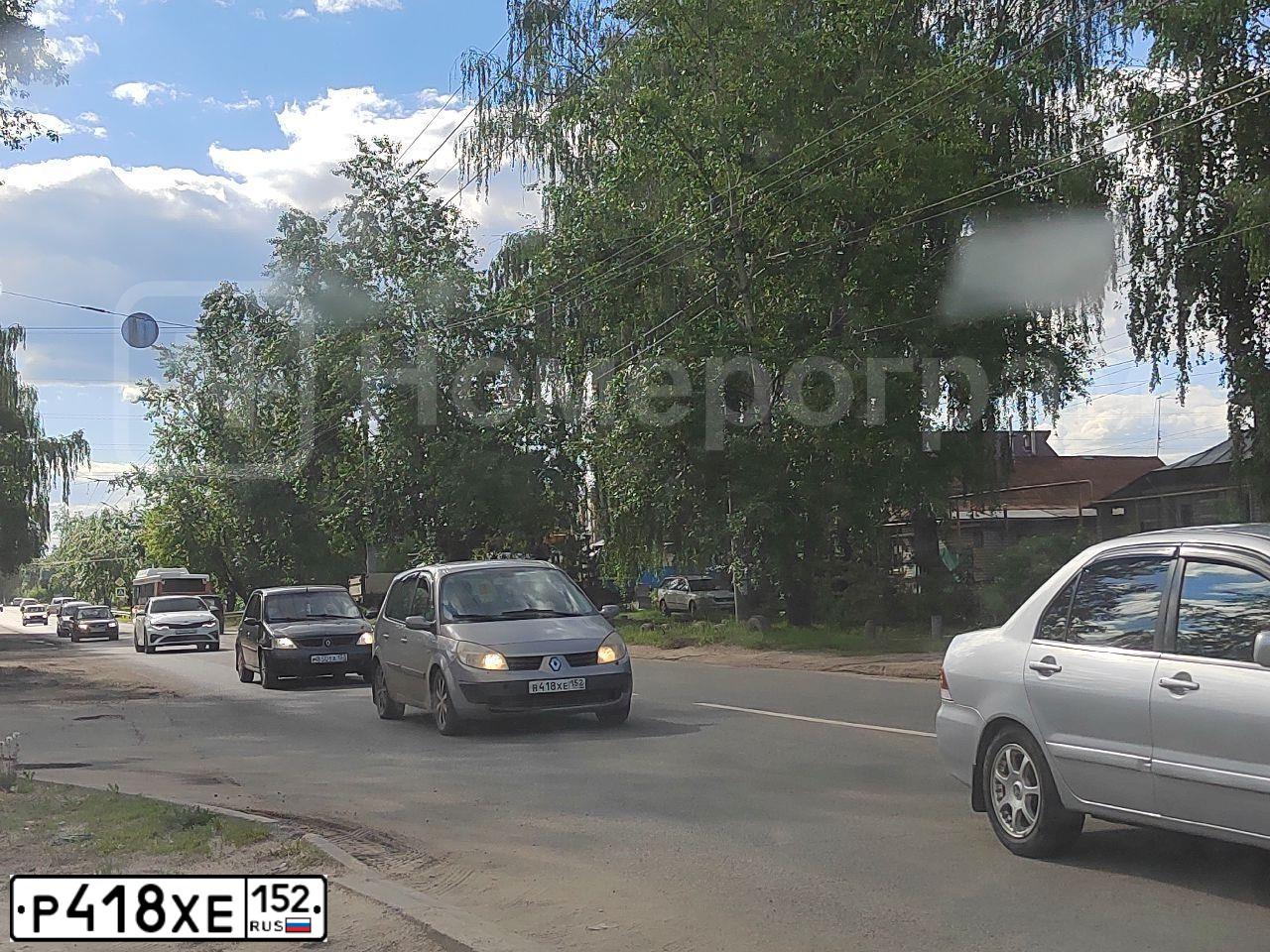 Фото автомобиля CHEVROLET AVEO, 2014 — госномер Р418ХЕ152. Цвет: Белый
