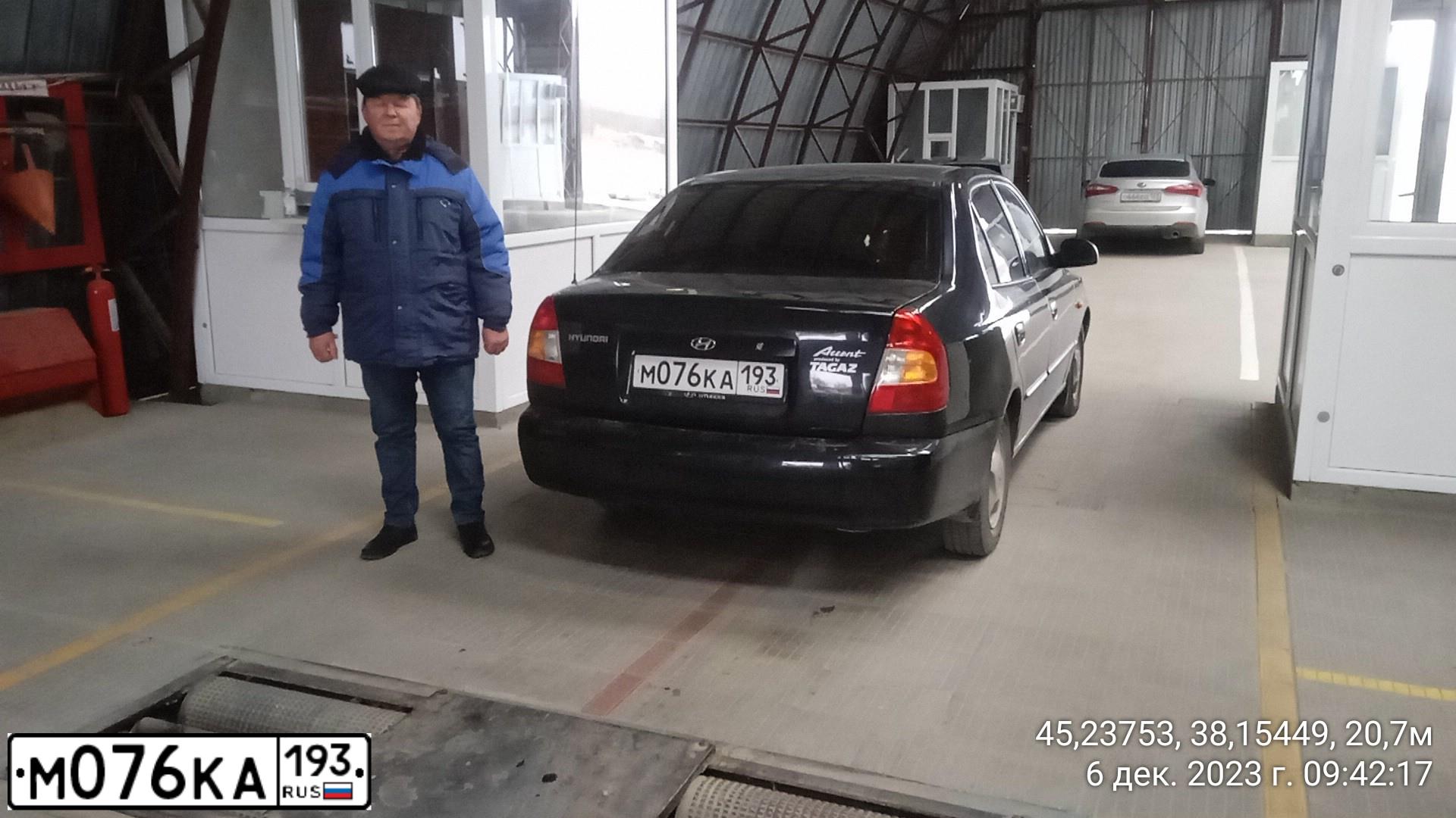 Фото автомобиля TAGAZ ACCENT, 2006 — госномер М076КА193. Цвет: ЧЕРНЫЙ