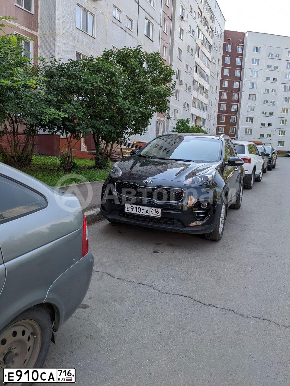 Фото автомобиля KIA SPORTAGE, 2018 — госномер Е910СА716. Цвет: ЧЕРНЫЙ ПЕРЛАМУТР