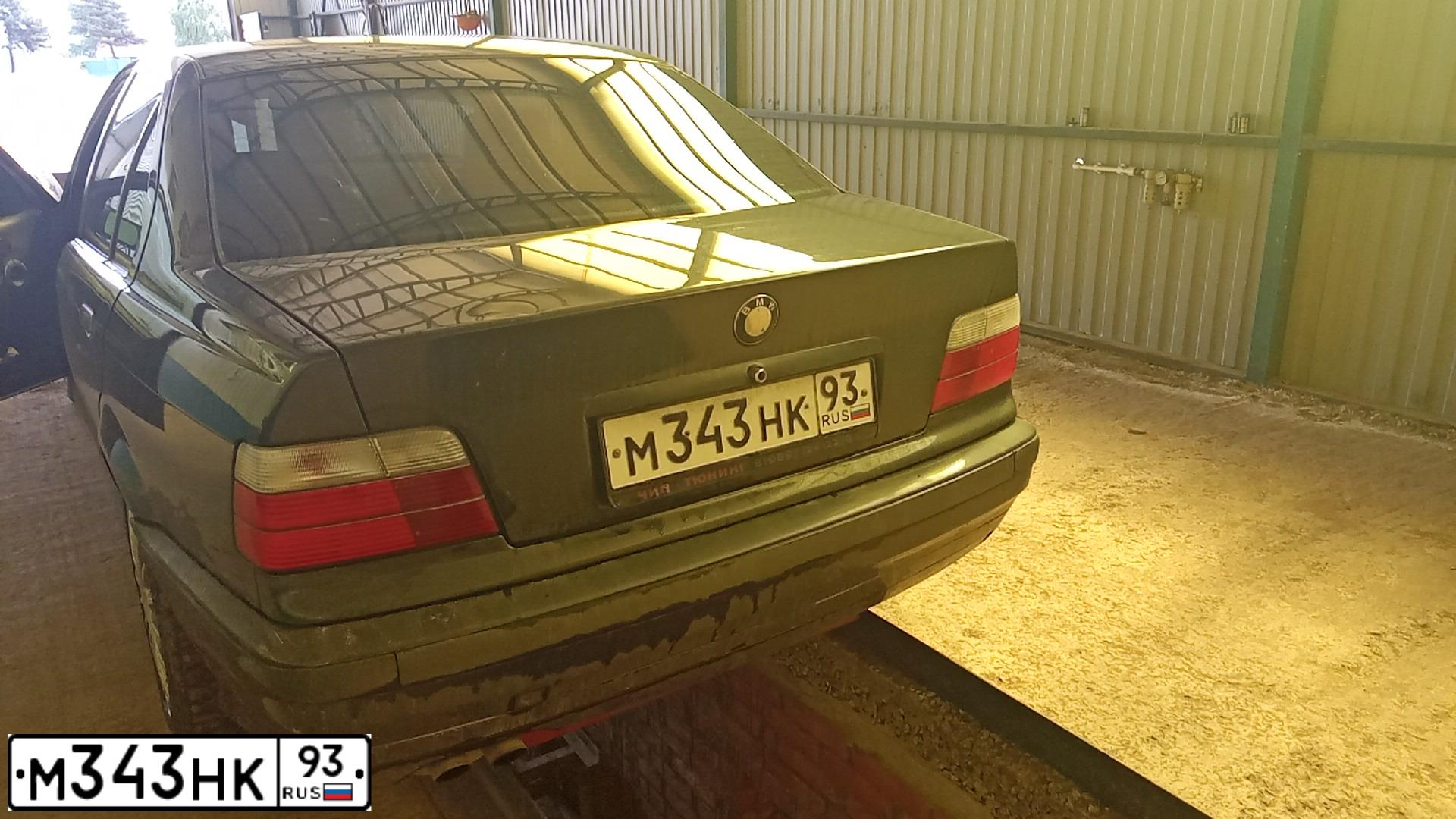 Фото автомобиля BMW 320I, 1993 — госномер Р756ВЕ180. Цвет: ТЕМНО-СЕРЫЙ