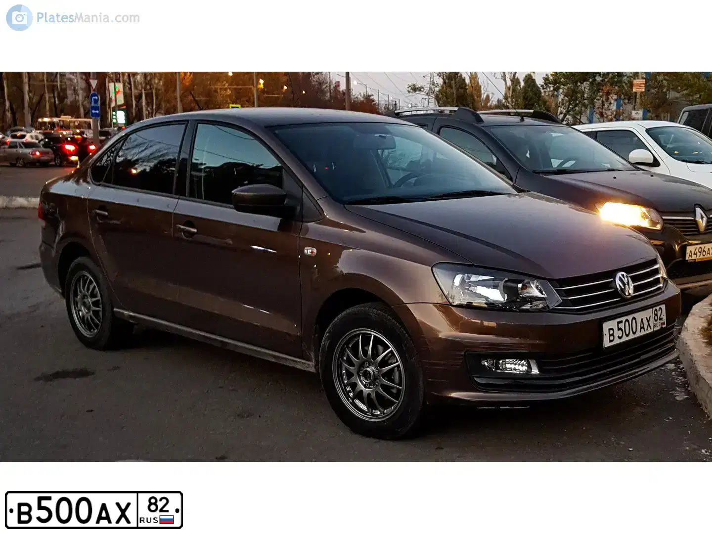 Фото автомобиля VOLKSWAGEN POLO, 2015 — госномер В500АХ82. Цвет: Коричневый