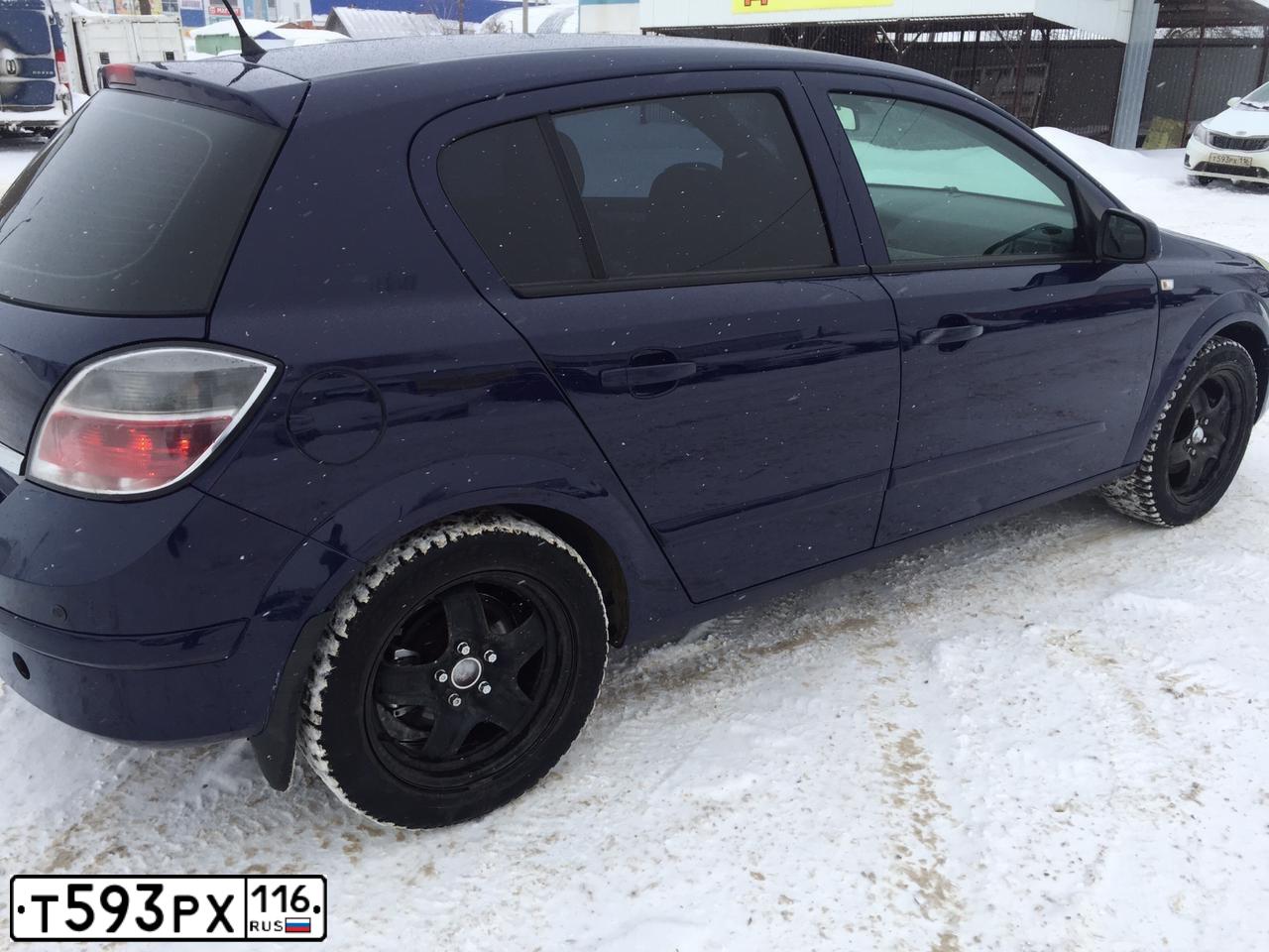 Фото автомобиля KIA RIO, 2012 — госномер Т593РХ116. Цвет: Белый
