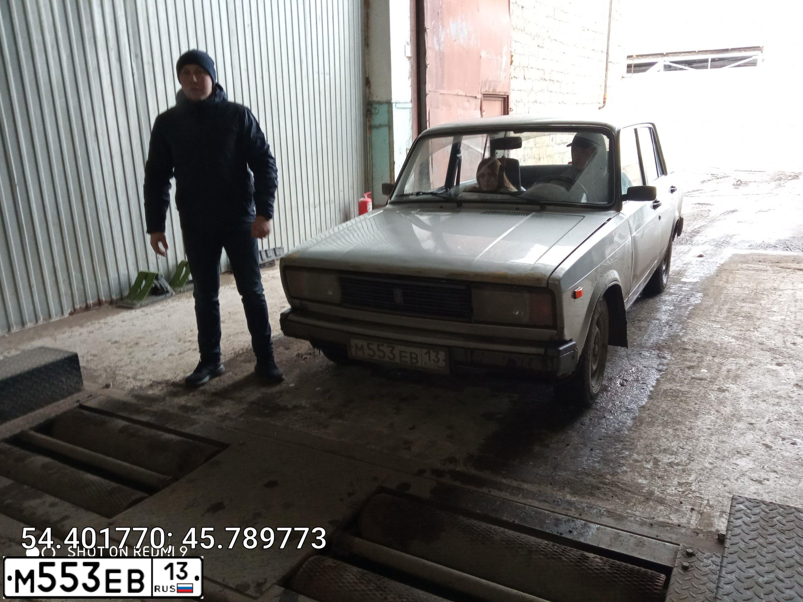 Фото автомобиля LADA 2105, 2010 — госномер М824ТХ13. Цвет: Светло-Серебристый металлик