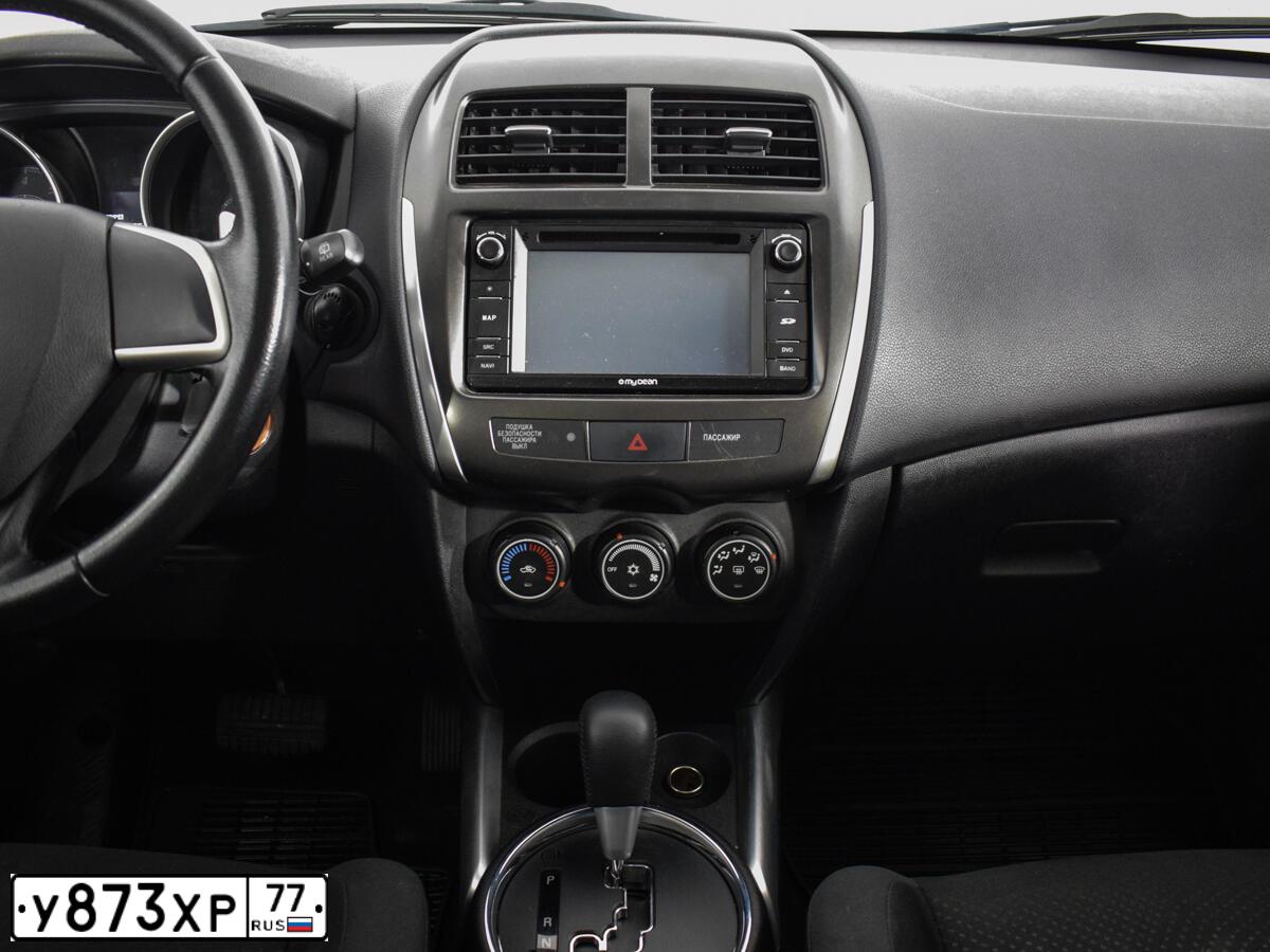 Фото автомобиля MITSUBISHI ASX, 2012 — госномер Р254ОВ790. Цвет: Белый