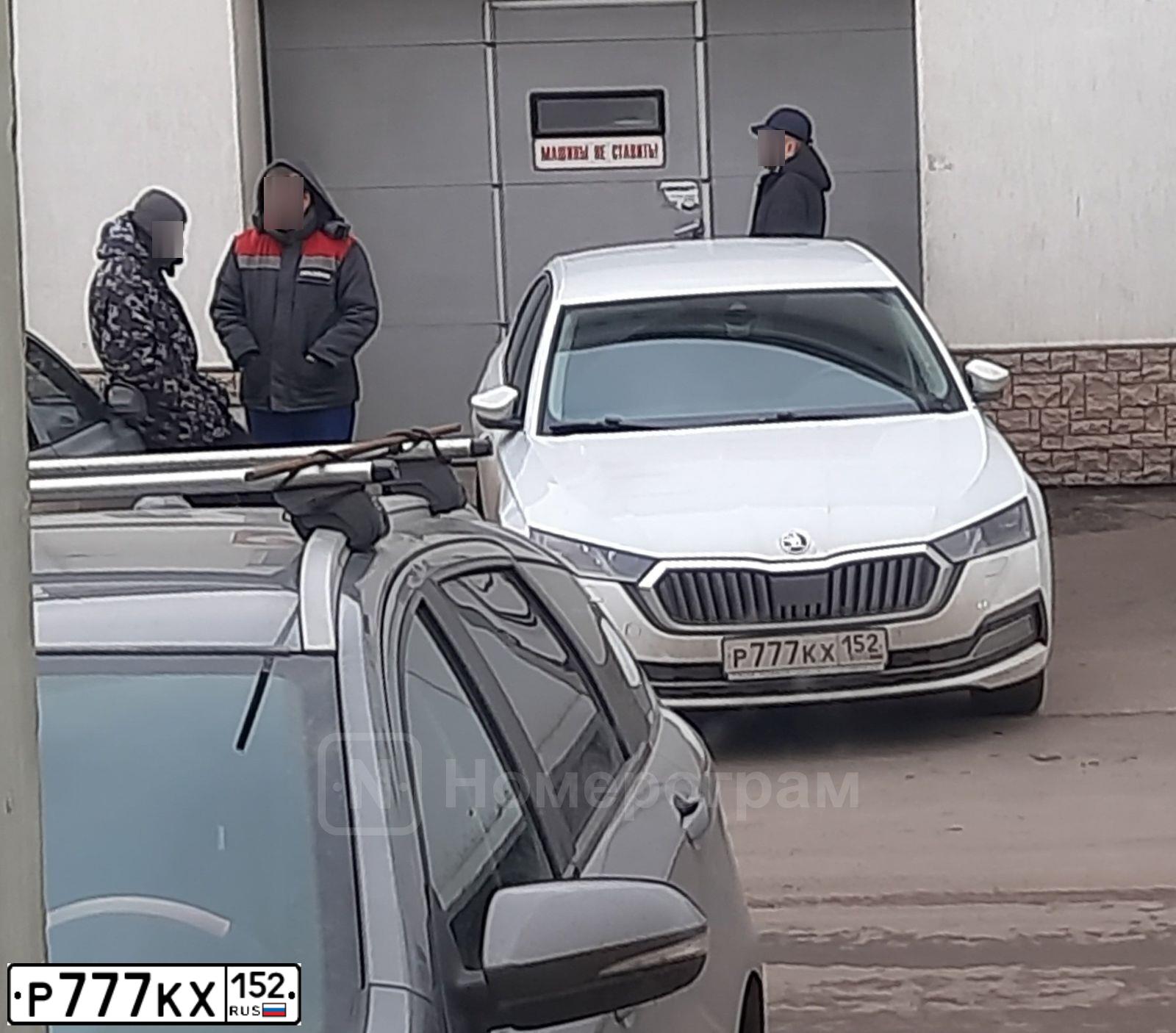 Фото автомобиля SKODA OCTAVIA, 2017 — госномер Т227РА152. Цвет: Белый