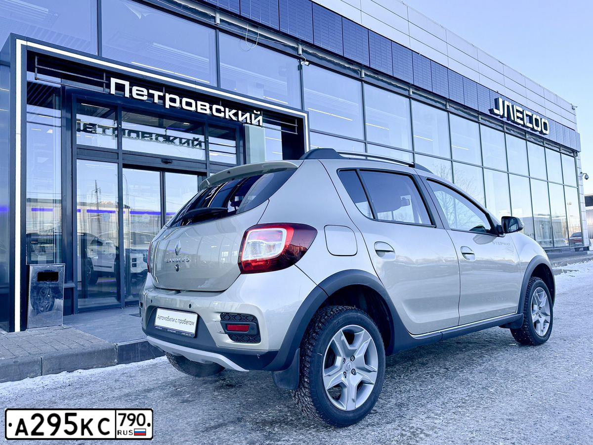 Фото автомобиля RENAULT SANDERO STEPWAY, 2021 — госномер С092ТС198