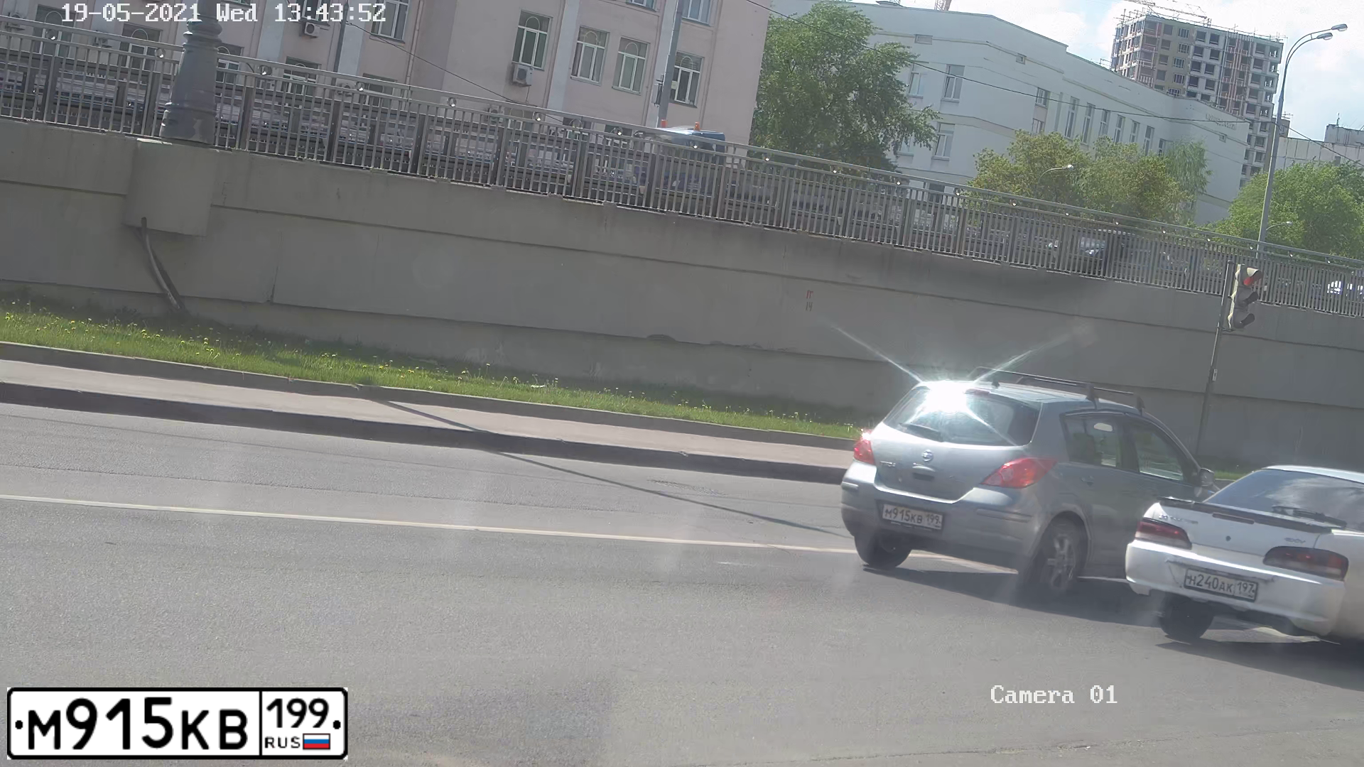 Фото автомобиля NISSAN TIIDA, 2008 — госномер М915КВ199. Цвет: СЕРЫЙ