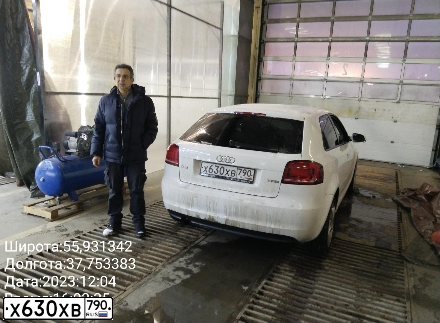Фото автомобиля AUDI A3, 2011 — госномер В703МА197. Цвет: Белый