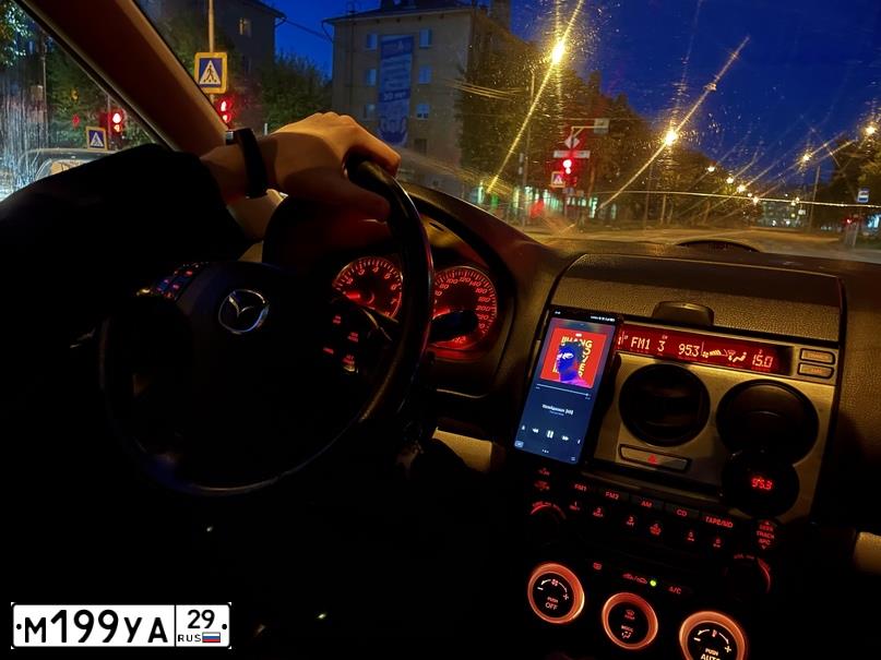 Фото автомобиля MAZDA 6, 2002 — госномер О340КТ29. Цвет: СЕРЫЙ