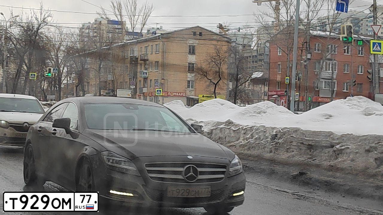 Фото автомобиля JEEP GRAND CHEROKEE, 2012 — госномер М900НН790. Цвет: ЧЕРНЫЙ