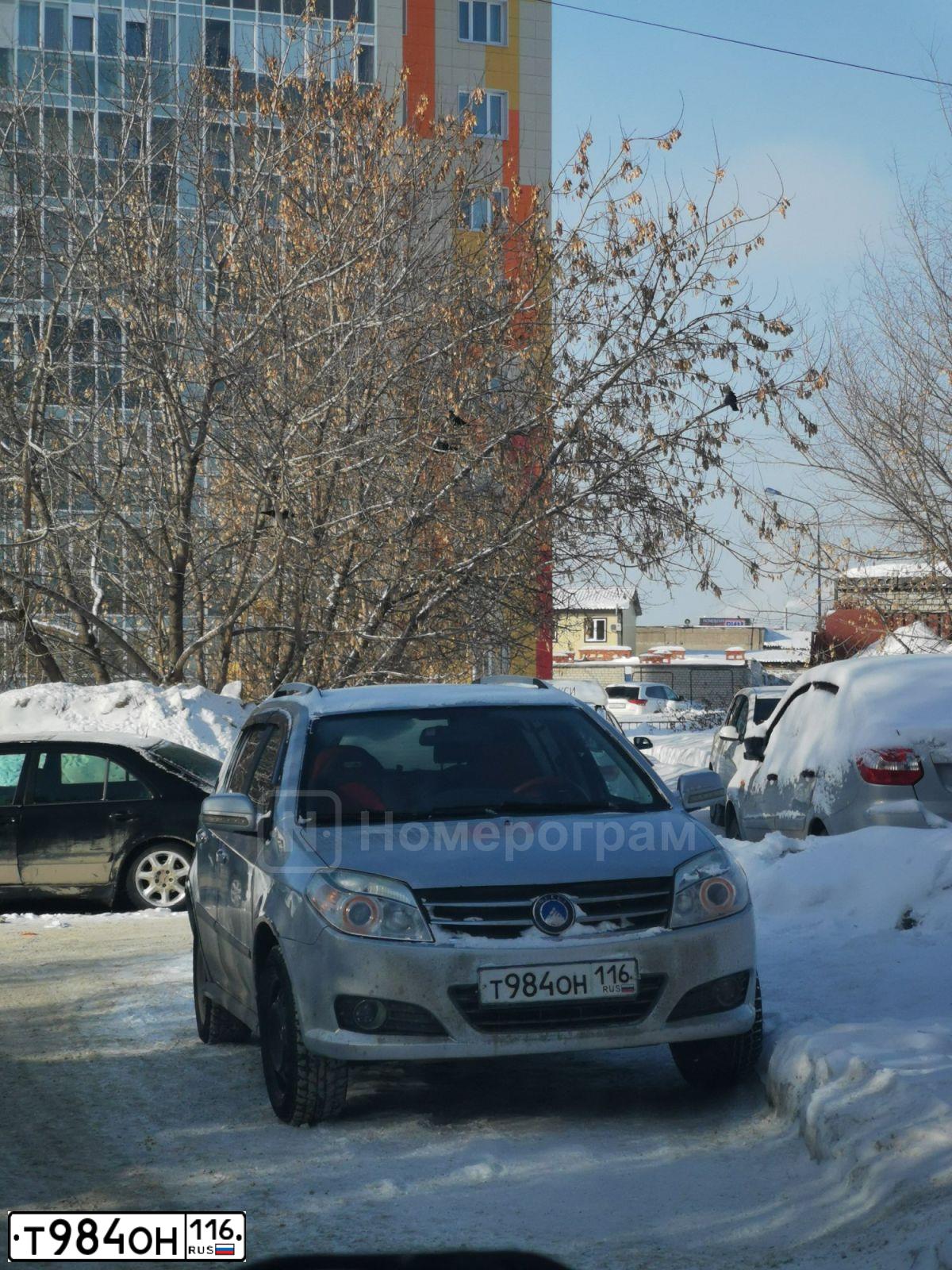 Фото автомобиля GEELY MK CROSS, 2013 — госномер Т984ОН116. Цвет: СЕРЕБРО