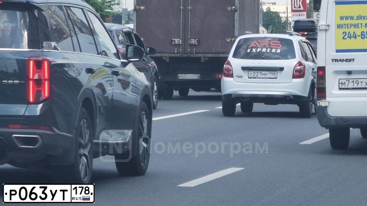 Фото автомобиля OPEL ASTRA, 2014 — госномер Х378СМ116. Цвет: Белый