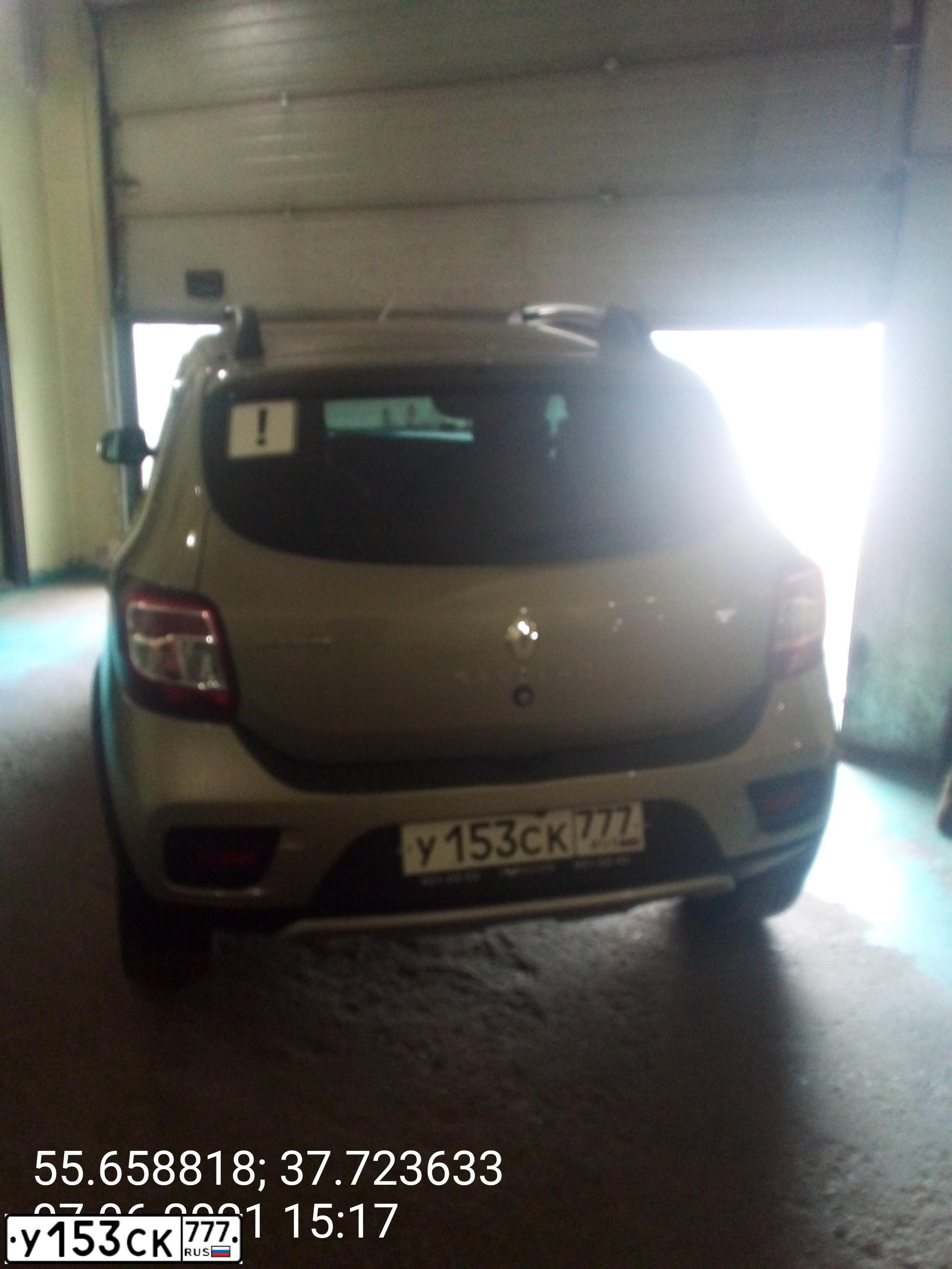 Фото автомобиля RENAULT SANDERO, 2016 — госномер У153СК777. Цвет: БЕЖЕВЫЙ
