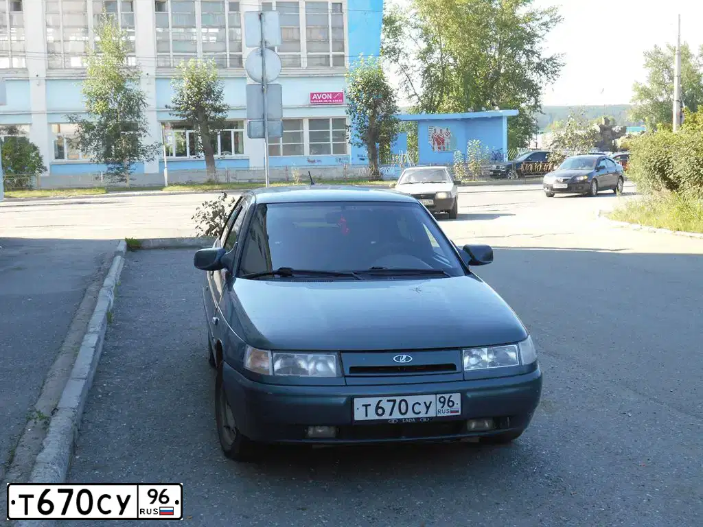 Фото автомобиля LADA 2110 LADA, 2004 — госномер Т670СУ96. Цвет: СЕРО-СИНЕ-ЗЕЛЕНЫЙ