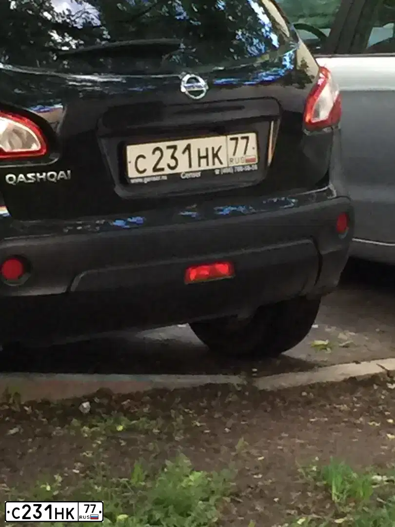 Фото автомобиля NISSAN QASHQAI, 2013 — госномер О617ВТ138. Цвет: ЧЕРНЫЙ