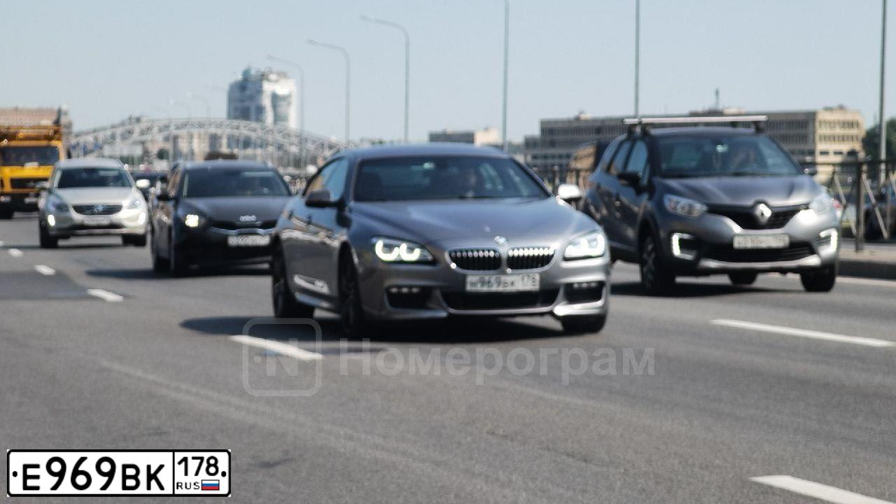 Фото автомобиля TOYOTA AURIS, 2007 — госномер М246СТ82. Цвет: Темно-синий