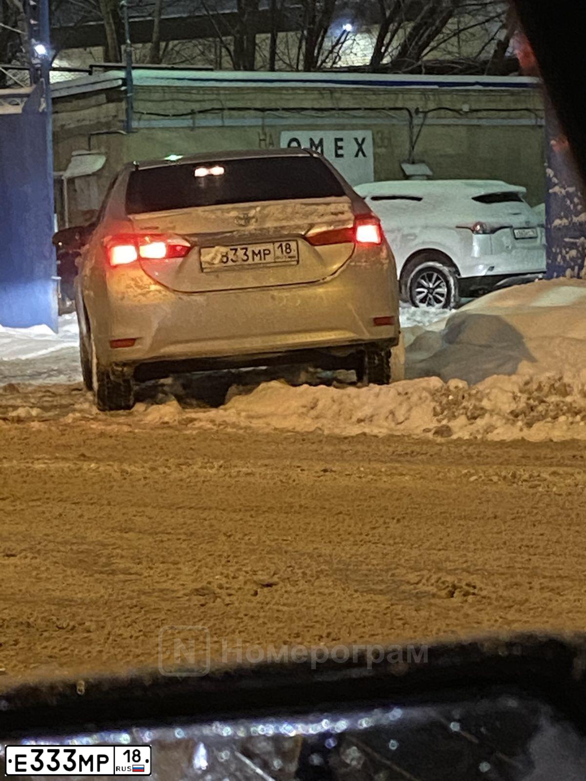 Фото автомобиля VOLKSWAGEN GOLF PLUS, 2009 — госномер Е333МР18. Цвет: Серебристый