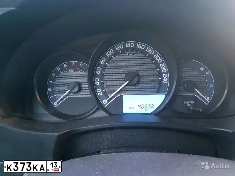Фото автомобиля TOYOTA COROLLA, 2013 — госномер К373КА13. Цвет: серебристый