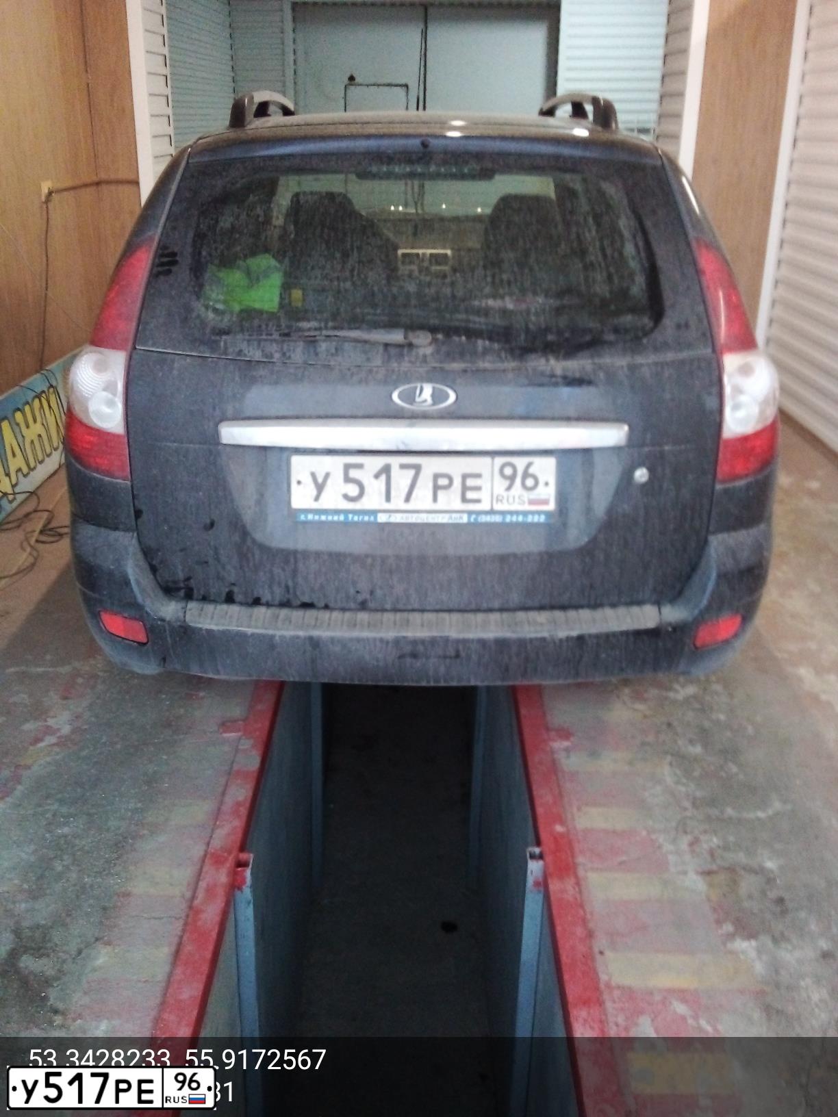 Фото автомобиля LADA 2171 PRIORA, 2012 — госномер Е441ТР702. Цвет: Сине-Черный