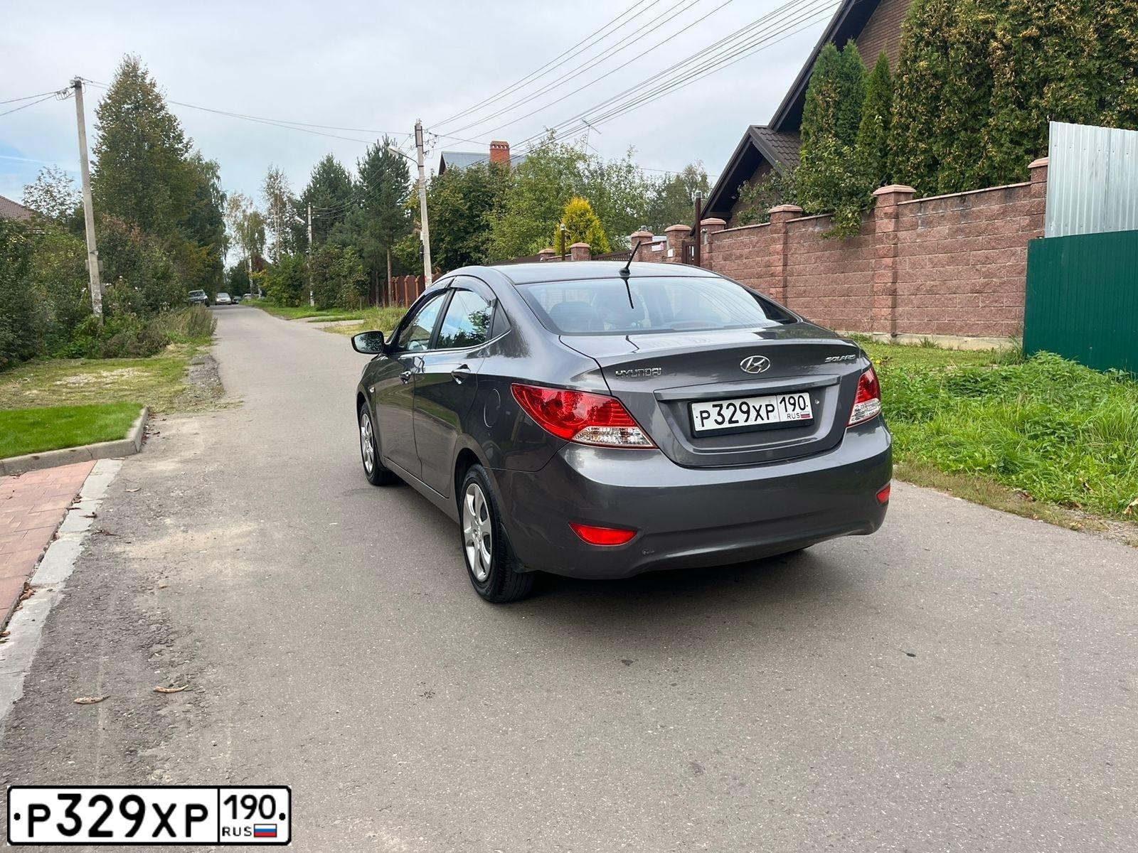 Фото автомобиля HYUNDAI SOLARIS, 2013 — госномер В757УС32. Цвет: ЧЕРНЫЙ