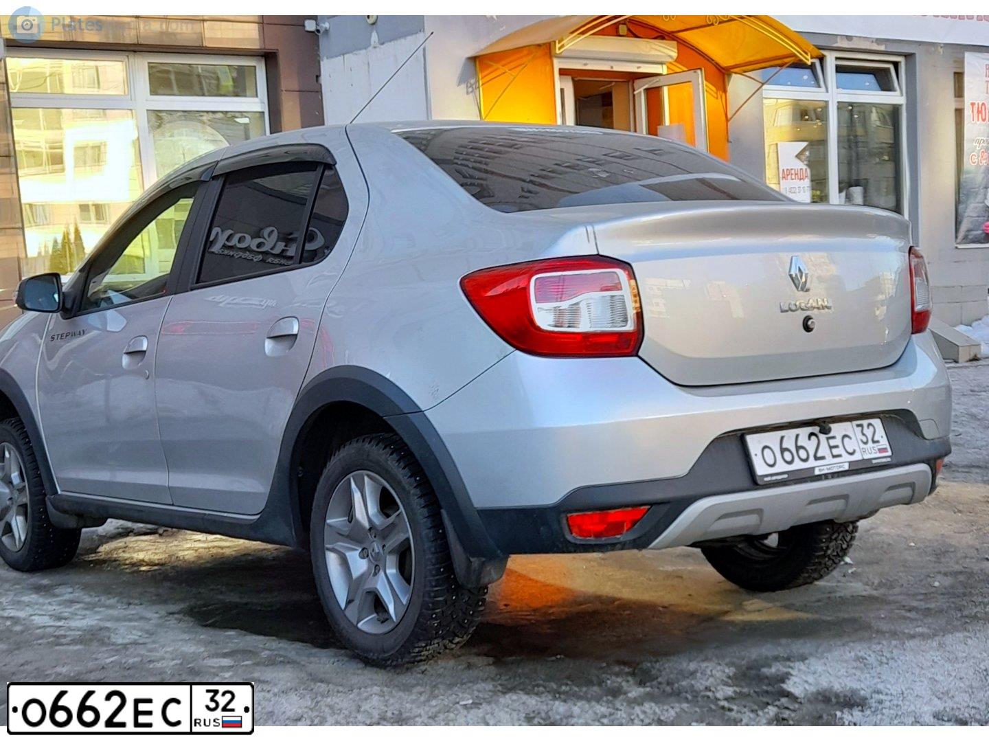 Фото автомобиля RENAULT LOGAN STEPWAY, 2021 — госномер О662ЕС32. Цвет: СЕРЫЙ