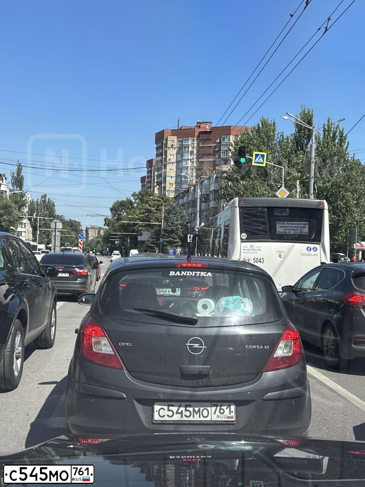 Фото автомобиля OPEL CORSA, 2008 — госномер С545МО761. Цвет: ЧЕРНЫЙ