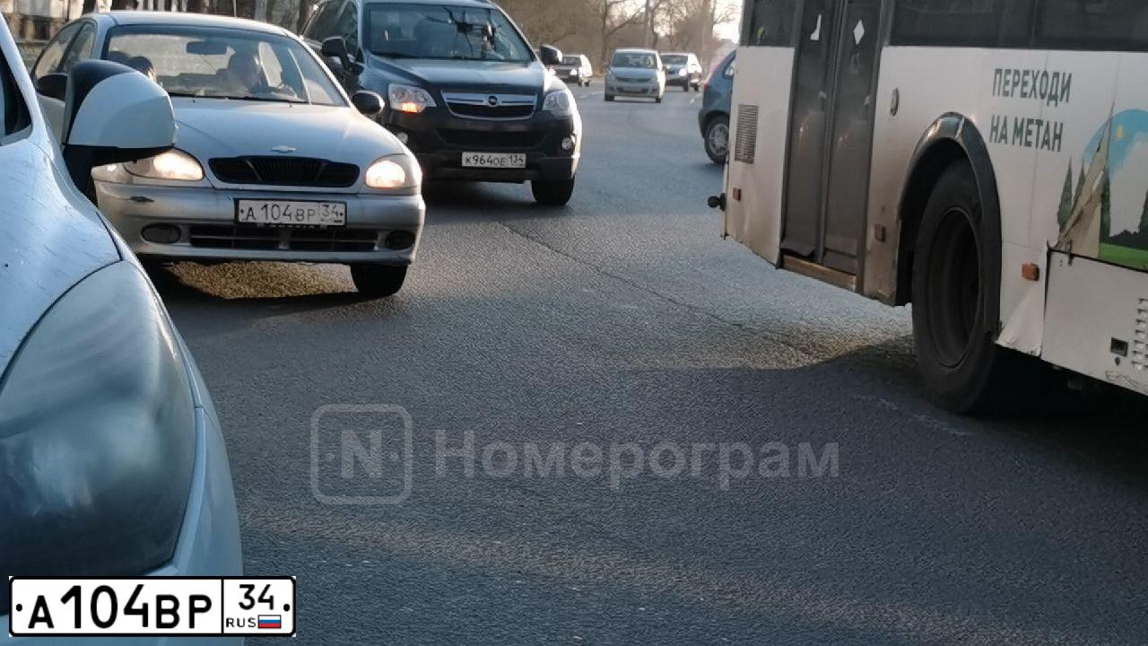 Фото автомобиля ZAZ LANOS, 2006 — госномер А104ВР34. Цвет: Серебристый