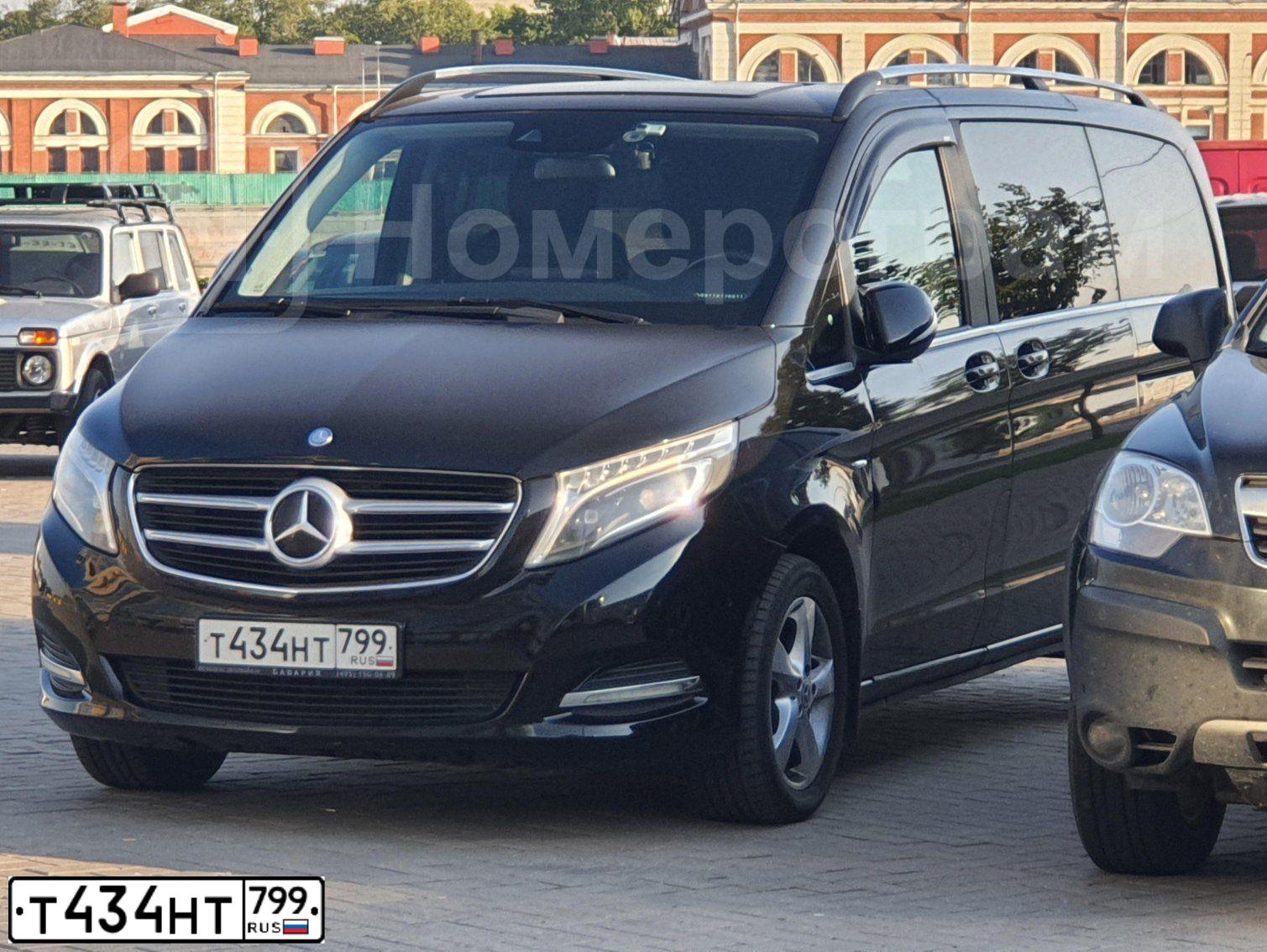 Фото автомобиля MERCEDES V-KLASSE, 2014 — госномер Т434НТ799. Цвет: ЧЕРНЫЙ
