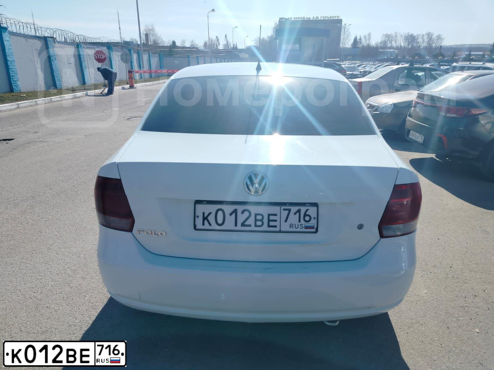 Фото автомобиля VOLKSWAGEN POLO, 2014 — госномер К012ВЕ716. Цвет: Белый