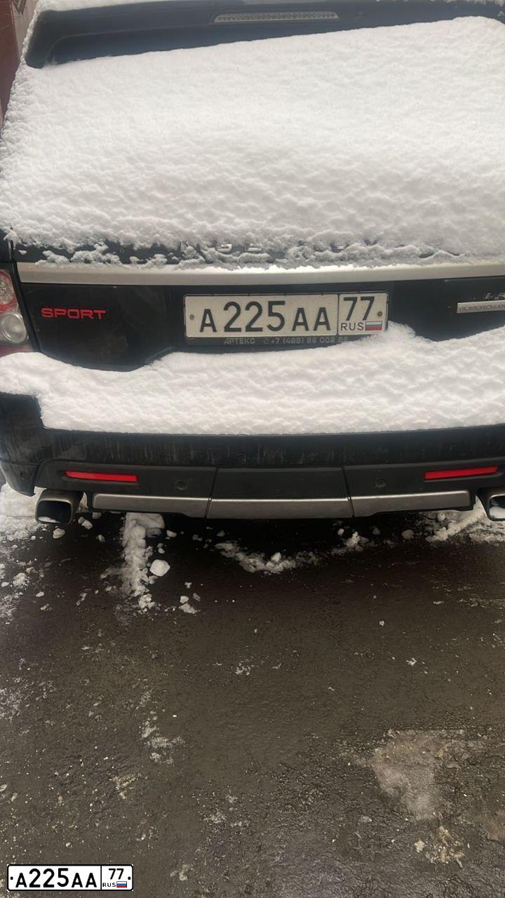 Фото автомобиля VOLKSWAGEN TIGUAN, 2018 — госномер Е147ЕХ799. Цвет: ЧЕРНЫЙ