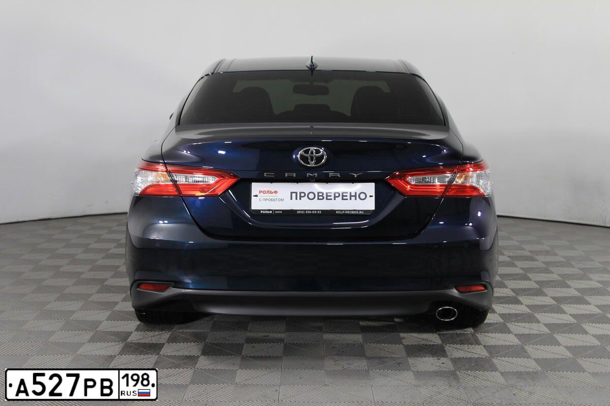 Фото автомобиля TOYOTA CAMRY, 2018 — госномер А527РВ198. Цвет: ТЕМНО-СИНИЙ МЕТАЛЛИК
