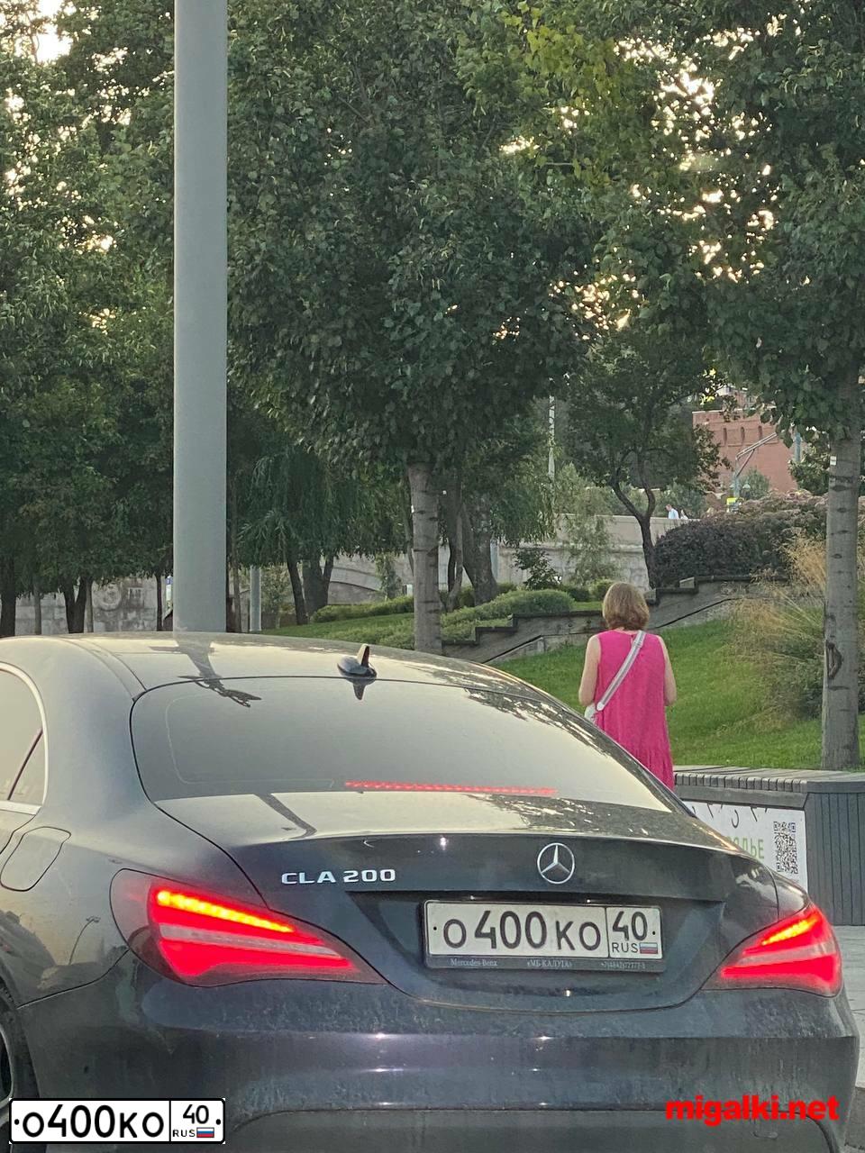 Фото автомобиля MERCEDES E-KLASSE, 2013 — госномер Х668АВ977. Цвет: Белый