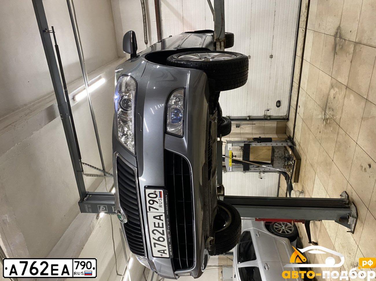 Фото автомобиля SKODA OCTAVIA, 2012 — госномер А762ЕА790. Цвет: Серый