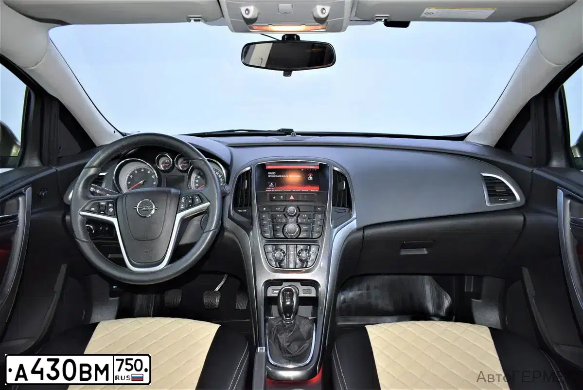 Фото автомобиля OPEL ASTRA, 2014 — госномер А430ВМ750. Цвет: БЕЖЕВЫЙ МЕТАЛЛИК