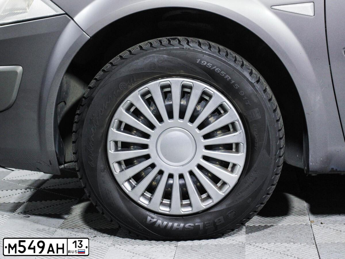 Фото автомобиля RENAULT MEGANE, 2003 — госномер М549АН13. Цвет: СЕРЫЙ