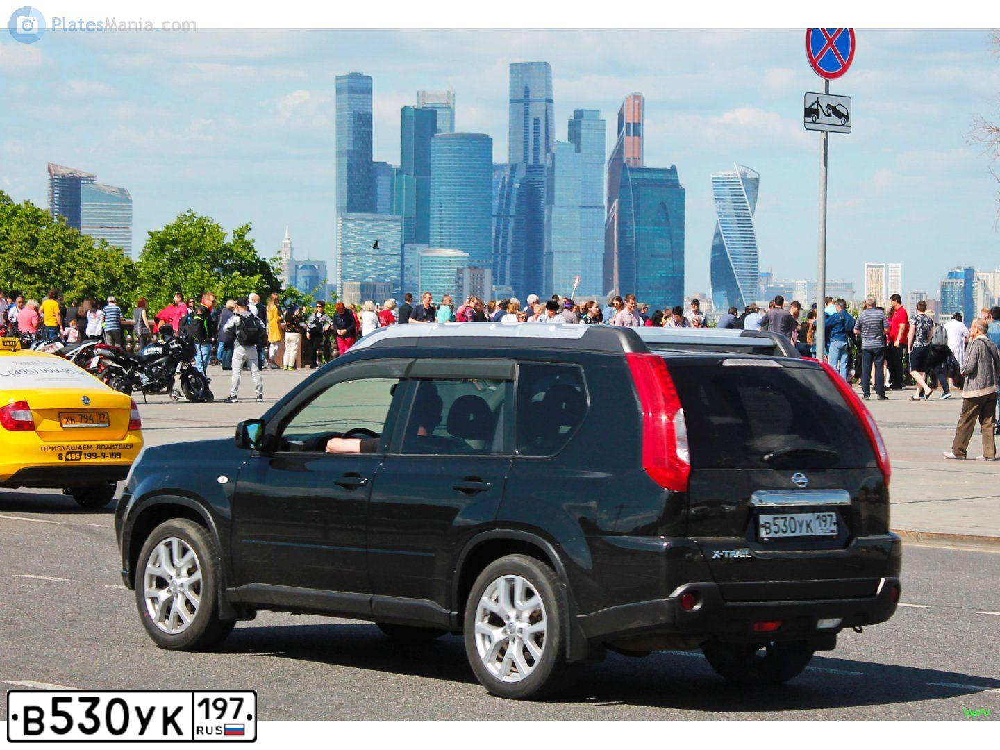 Фото автомобиля NISSAN X-TRAIL, 2012 — госномер В530УК197. Цвет: ЧЕРНЫЙ