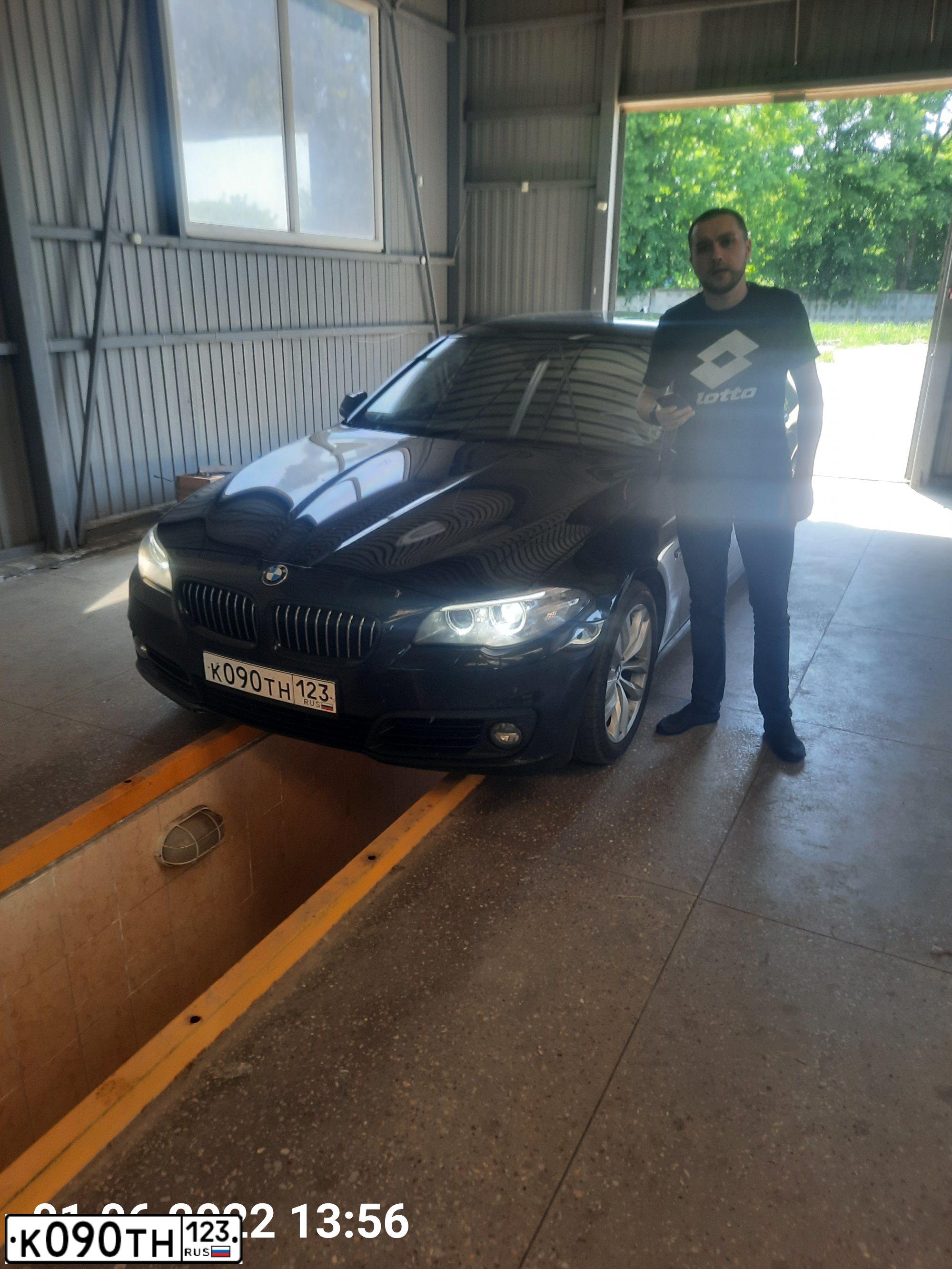 Фото автомобиля BMW SERIE 5, 2015 — госномер А615АА136. Цвет: ЧЕРНЫЙ