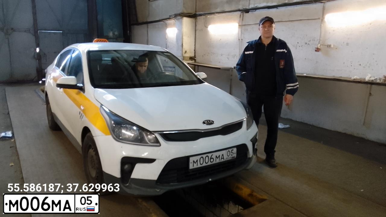 Фото автомобиля VOLKSWAGEN TOUAREG, 2008 — госномер Е777КМ152. Цвет: ЧЕРНЫЙ