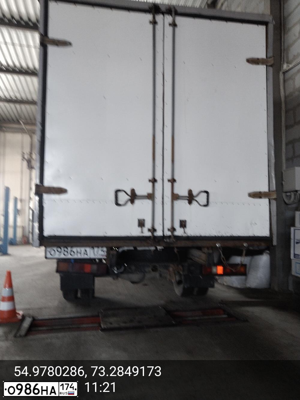 Фото автомобиля GAZ 3302 EL, 2010 — госномер О986НА174. Цвет: БЕЛЫЙ