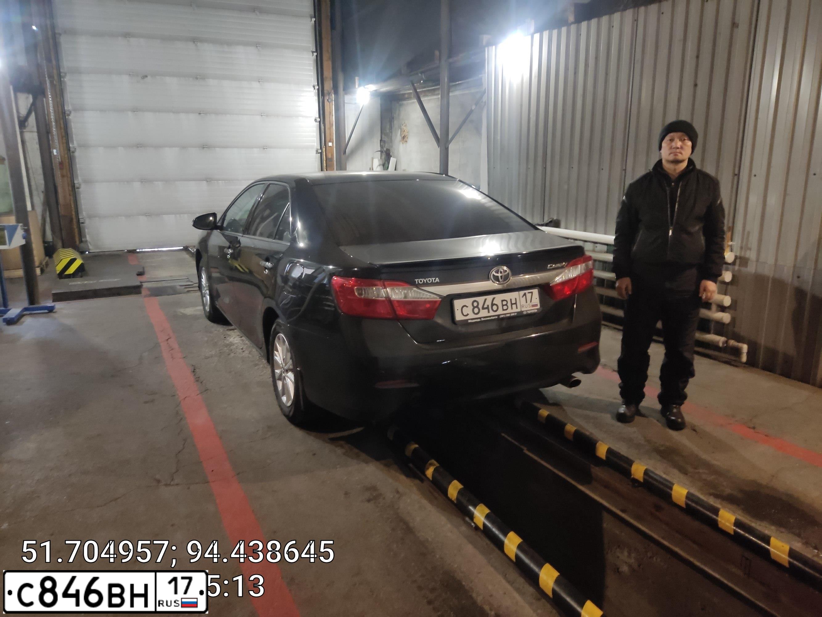 Фото автомобиля TOYOTA CAMRY, 2012 — госномер Р839МК19. Цвет: ЧЕРНЫЙ