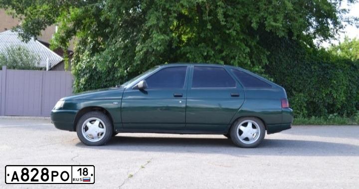Фото автомобиля LADA 2112 LADA, 2008 — госномер А828РО18. Цвет: СВЕТЛО-СЕРЕБ.МЕТАЛ