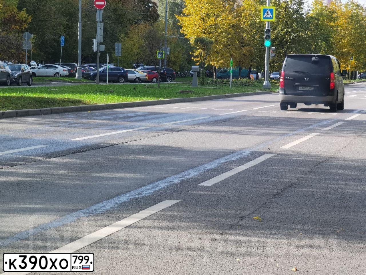 Фото автомобиля HYUNDAI GRAND STAREX, 2012 — госномер К390ХО799. Цвет: ЧЕРНЫЙ