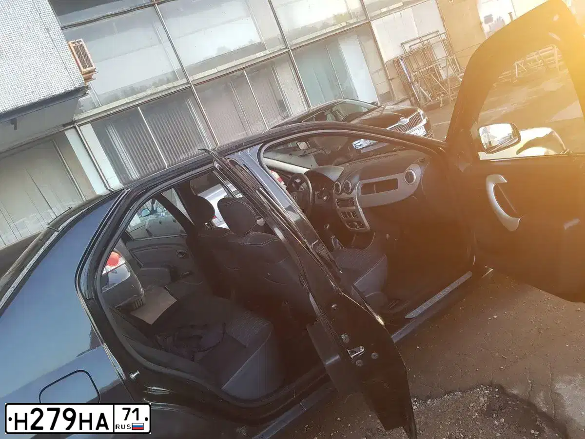 Фото автомобиля LADA 2112, 2002 — госномер К848СУ71. Цвет: СВЕТЛО-СЕРЕБРИСТЫЙ МЕТАЛЛ