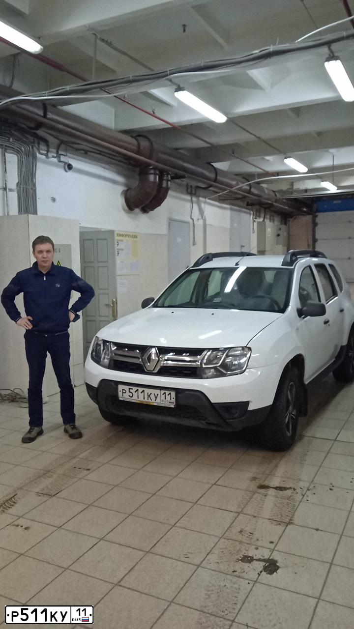 Фото автомобиля RENAULT DUSTER, 2018 — госномер Р511КУ11. Цвет: БЕЛЫЙ