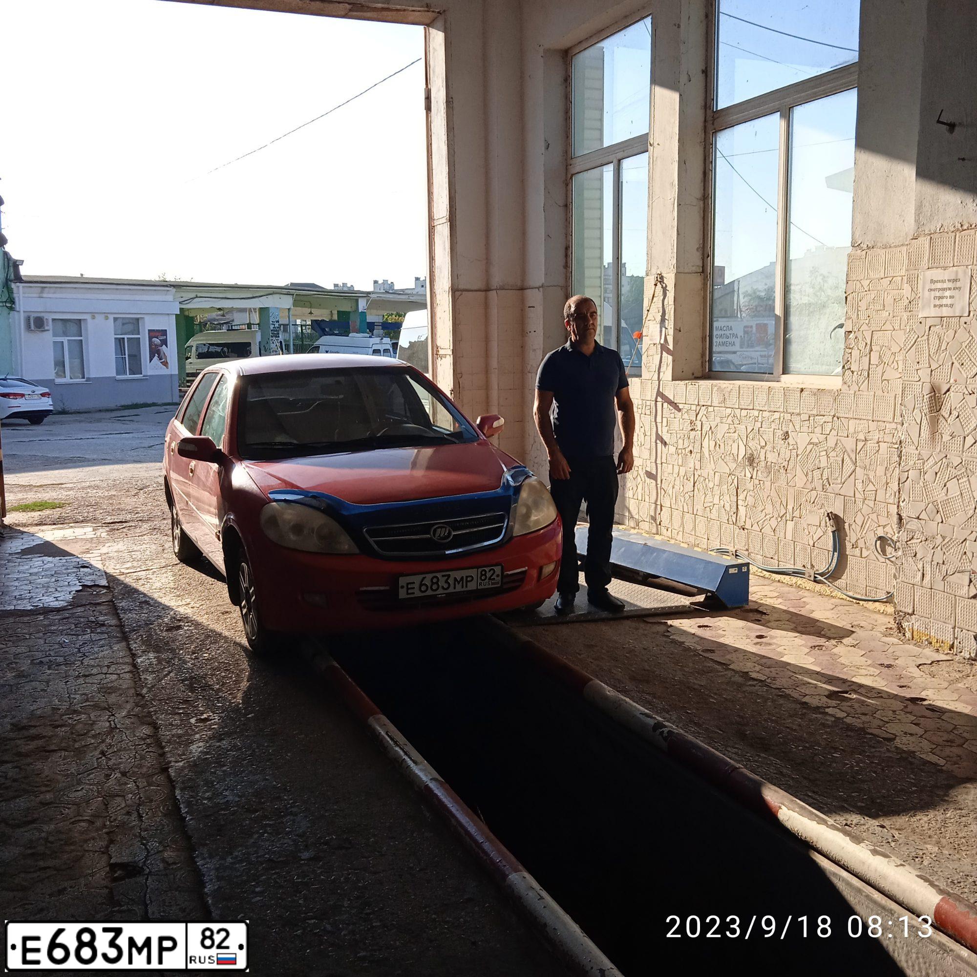 Фото автомобиля LIFAN BREEZ, 2008 — госномер Е683МР82. Цвет: Красный