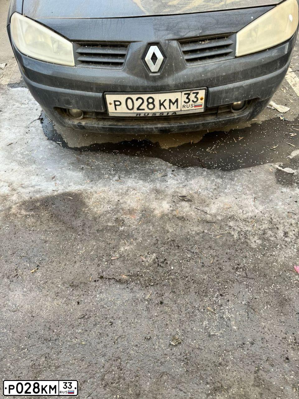 Фото автомобиля RENAULT MEGANE, 2005 — госномер Р028КМ33. Цвет: ЧЕРНЫЙ