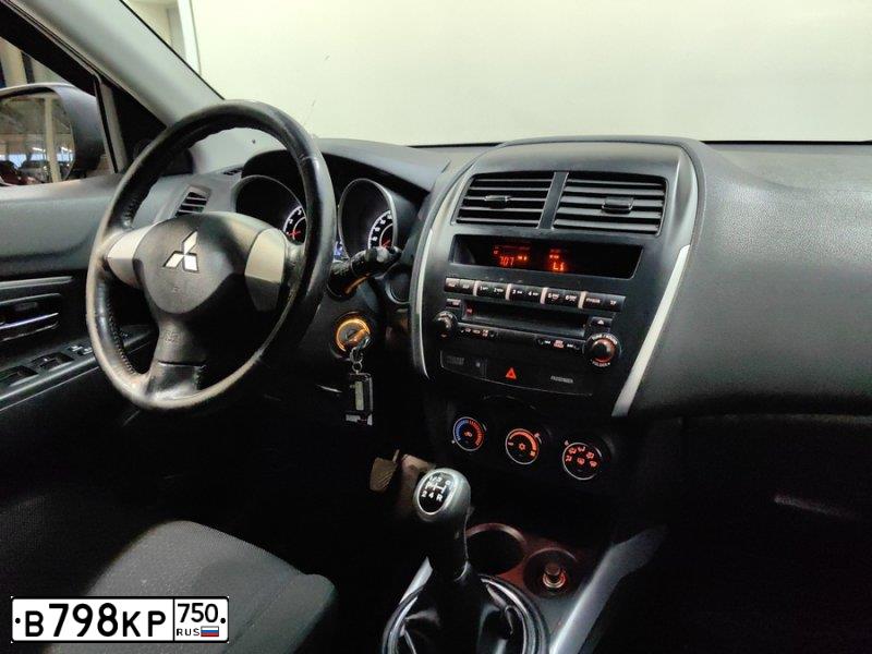Фото автомобиля MITSUBISHI ASX, 2010 — госномер Р920ВЕ180